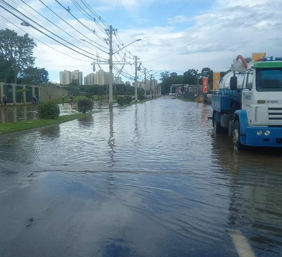 São José dos Campos registra 2 dias de chuva em meia hora