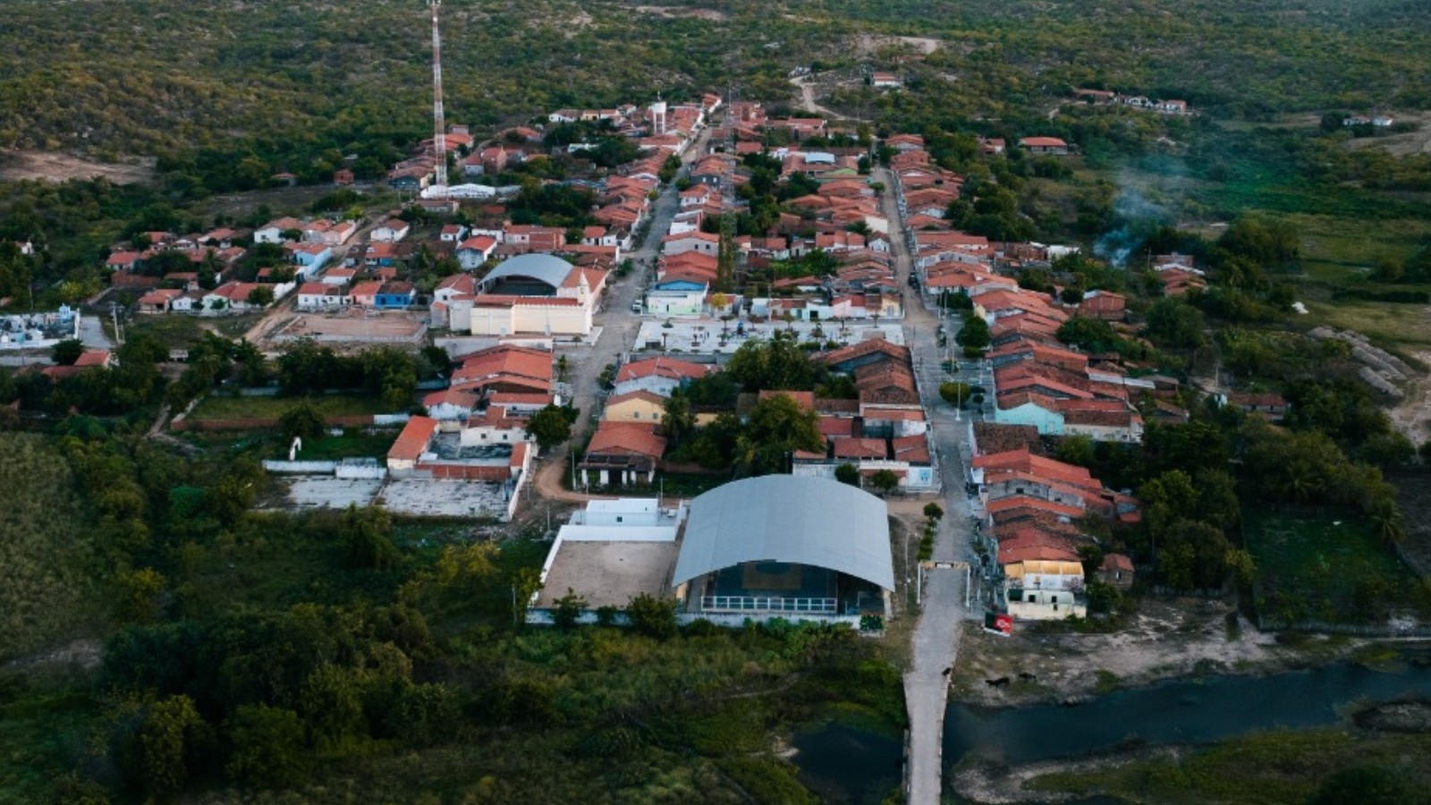 Como está a vida em vilarejo do Ceará um ano depois de saída em massa de moradores devido à disputa de facções