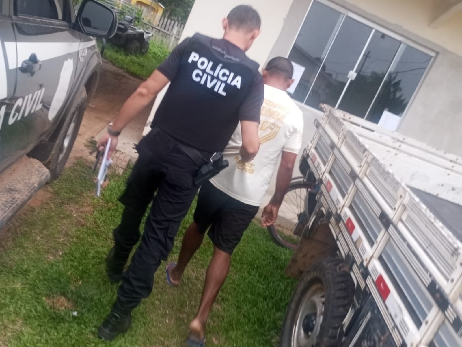 Investigado por estupro, professor de 55 anos é preso pelo mesmo crime contra estudantes no Acre