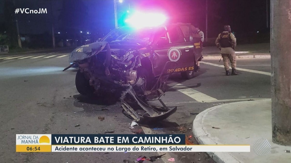 Pms Ficam Feridos Após Batida Entre Viatura E Caminhão Guincho No Largo Do Retiro Em Salvador