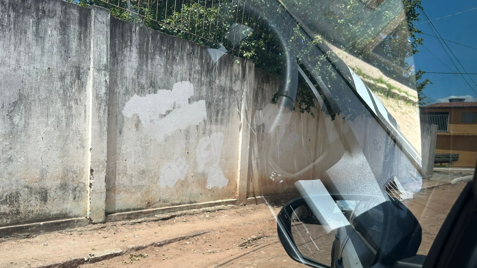Quatro suspeitos de integrar a facção CV são presos por pichações em muros no Ceará
