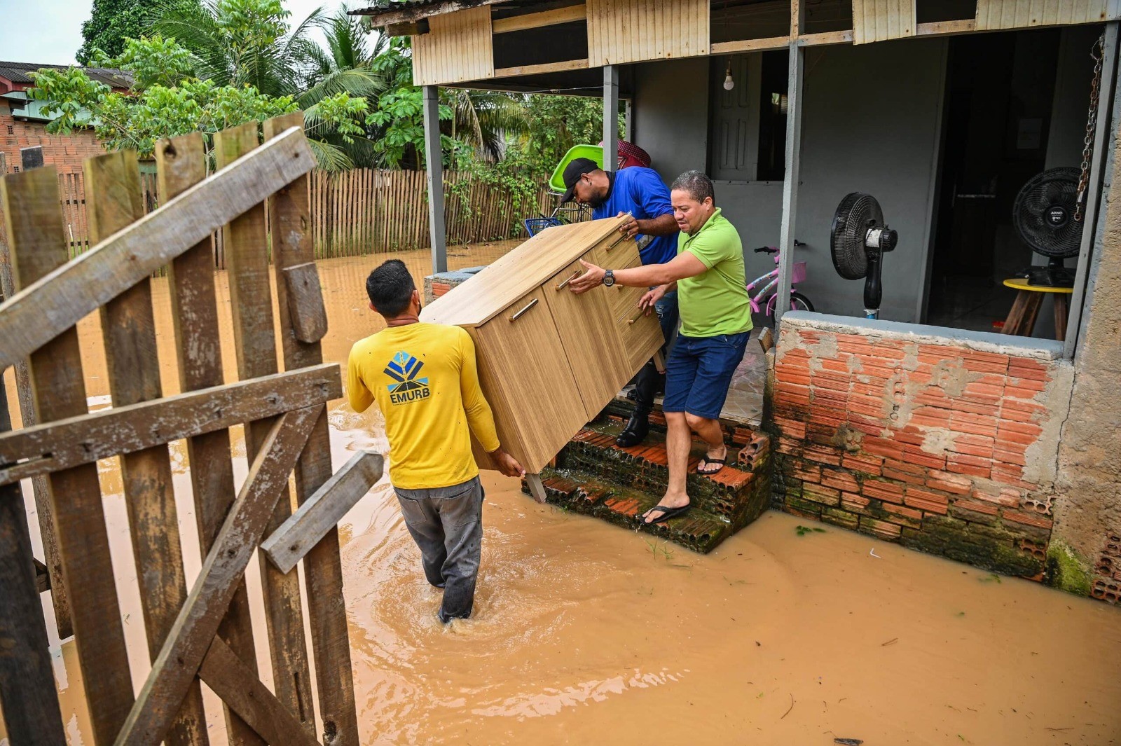 Moradores afetados pela cheia em Rio Branco começam a sacar o FGTS calamidade nesta quarta (14)