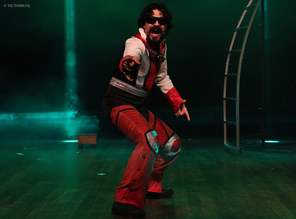 Espetáculo celebra os 80 anos de Raul Seixas — Foto: Victor Blvk