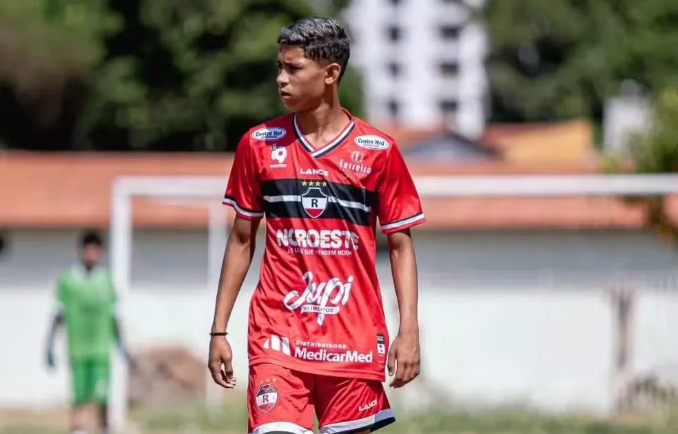 Quatro suspeitos de envolvimento em morte de adolescente em escola são presos e apreendidos em Teresina