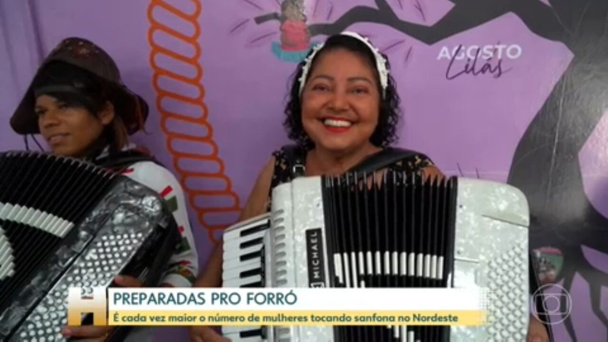 É cada vez maior o número de mulheres tocando sanfona no Nordeste