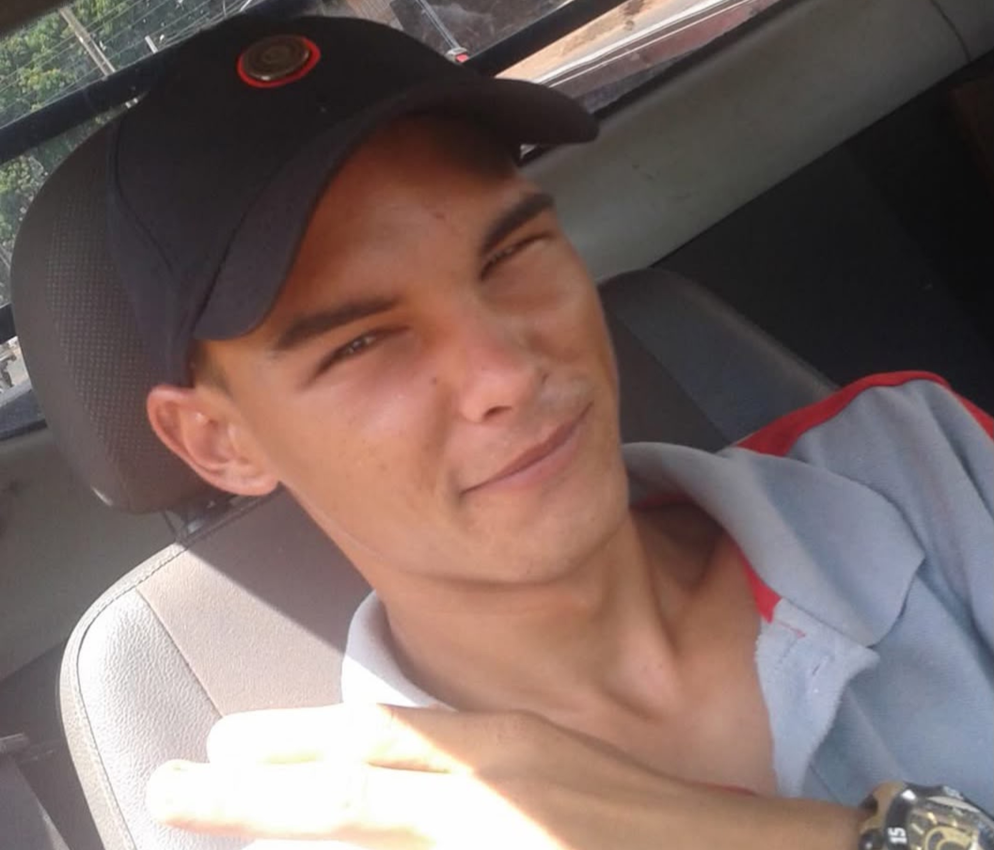 Homem é morto a tiros dentro de carro na frente da esposa e da filha em Boa Vista 