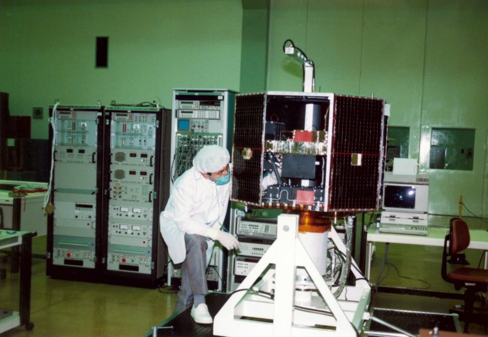 SCD-1. o primeiro satélite construído no Brasil e recordista mundial como equipamento há mais tempo em operação na órbita da Terra — Foto: Divulgação/INPE