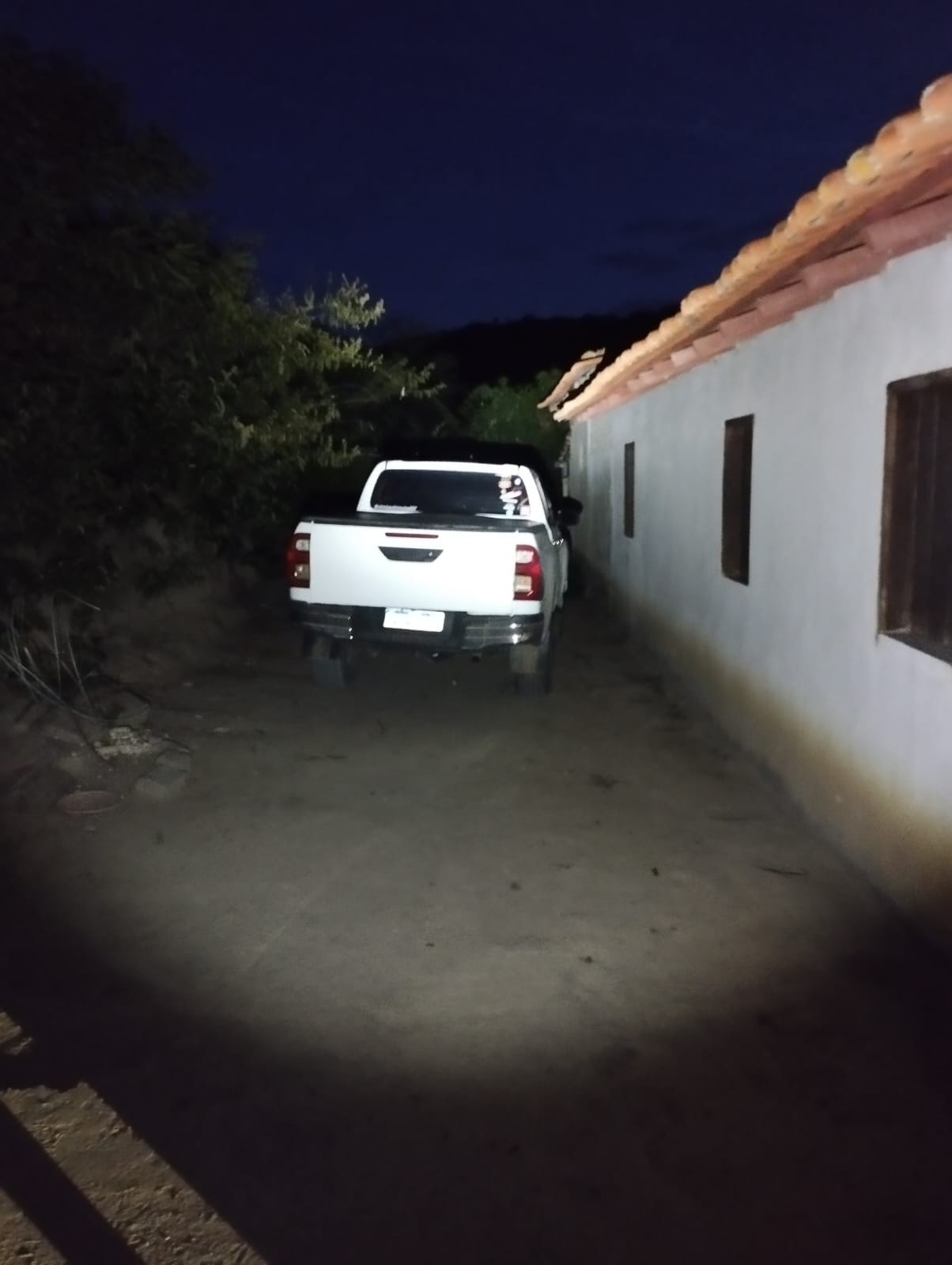 Motorista de caminhonete é preso após fugir de fiscalização na BR-251 e admitir que havia bebido