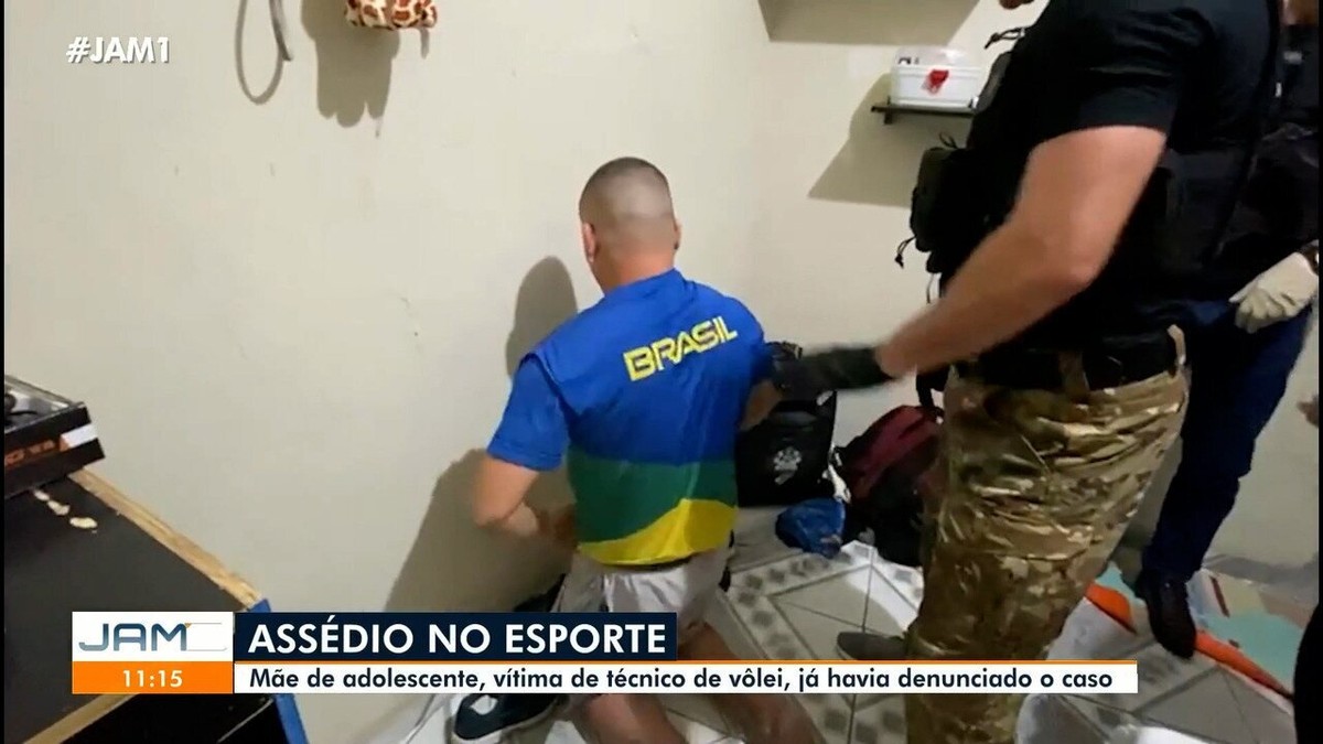 Mãe diz que denunciou em abril técnico de vôlei flagrado com adolescentes na cama este mês em Manaus 