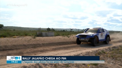 Competidores participam de encerramento do Rally Jalapão na Praia da Graciosa