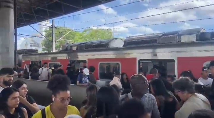 Trens da CPTM têm intervalo maior entre Guaianases e Estudantes