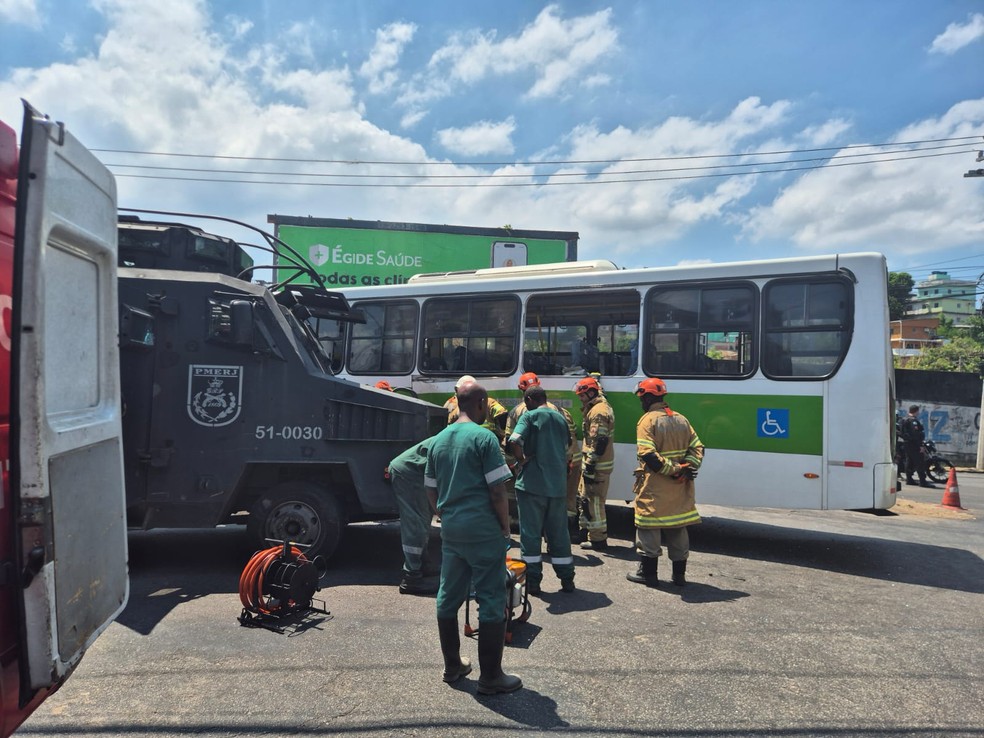 Acidente aconteceu em Cordovil — Foto: Betinho Casas Novas/TV Globo