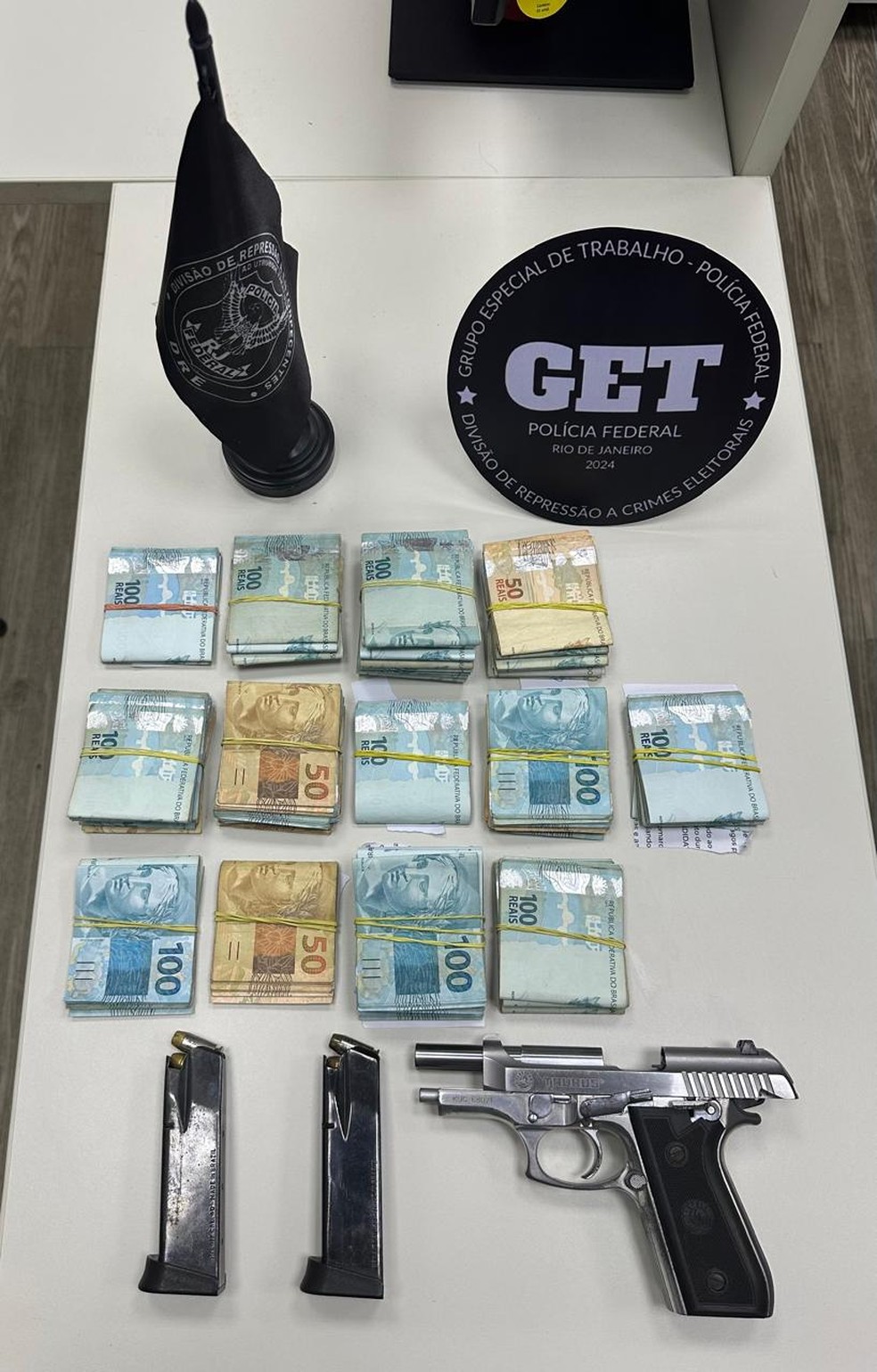 PF apreende R$ 63 mil em Nilópolis e prende 24 pessoas — Foto: Reprodução/PF