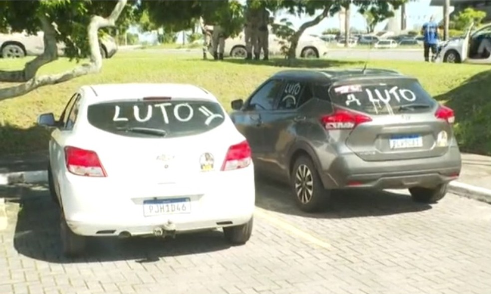 Motoristas fizeram protesto nesta segunda-feira — Foto: Reprodução/TV Bahia