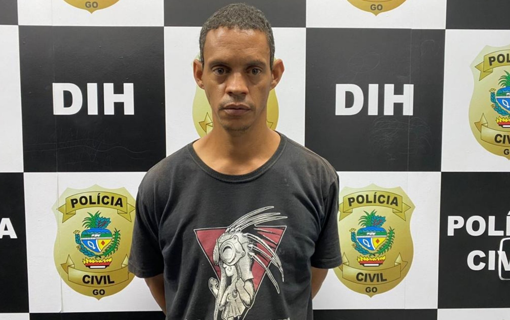 Homem é condenado a 9 anos de prisão por matar a companheira na frente do filho 