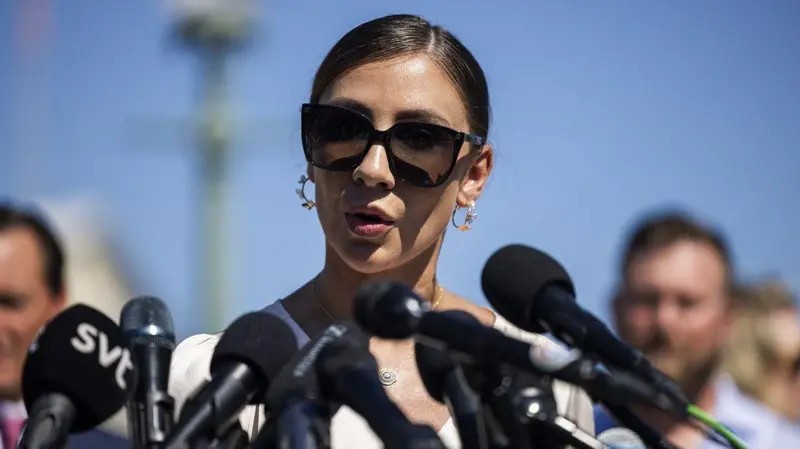 'Umas 50 brasileiras' estiveram na mansão de Epstein, diz vítima do bilionário à BBC