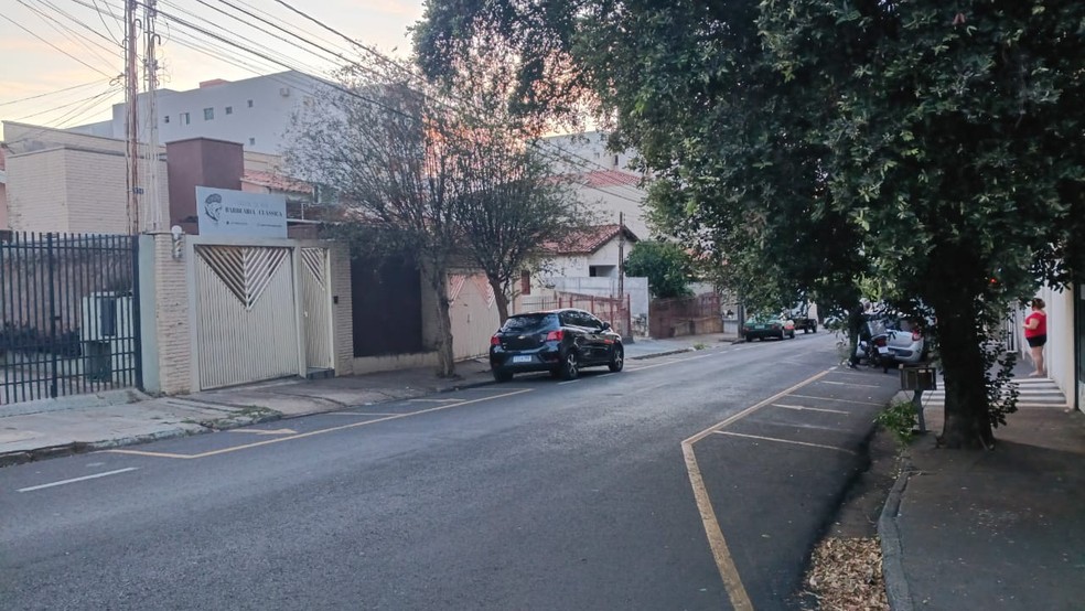 Roubo ao veículo ocorreu próximo a uma barbearia em São José do Rio Preto (SP) — Foto: Arquivo pessoal