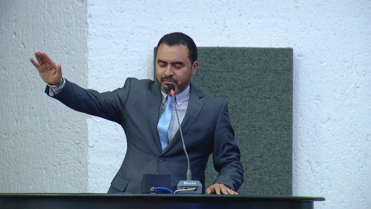 Tocantins: governador afastado é suspeito de esquema milionário envolvendo cestas básicas