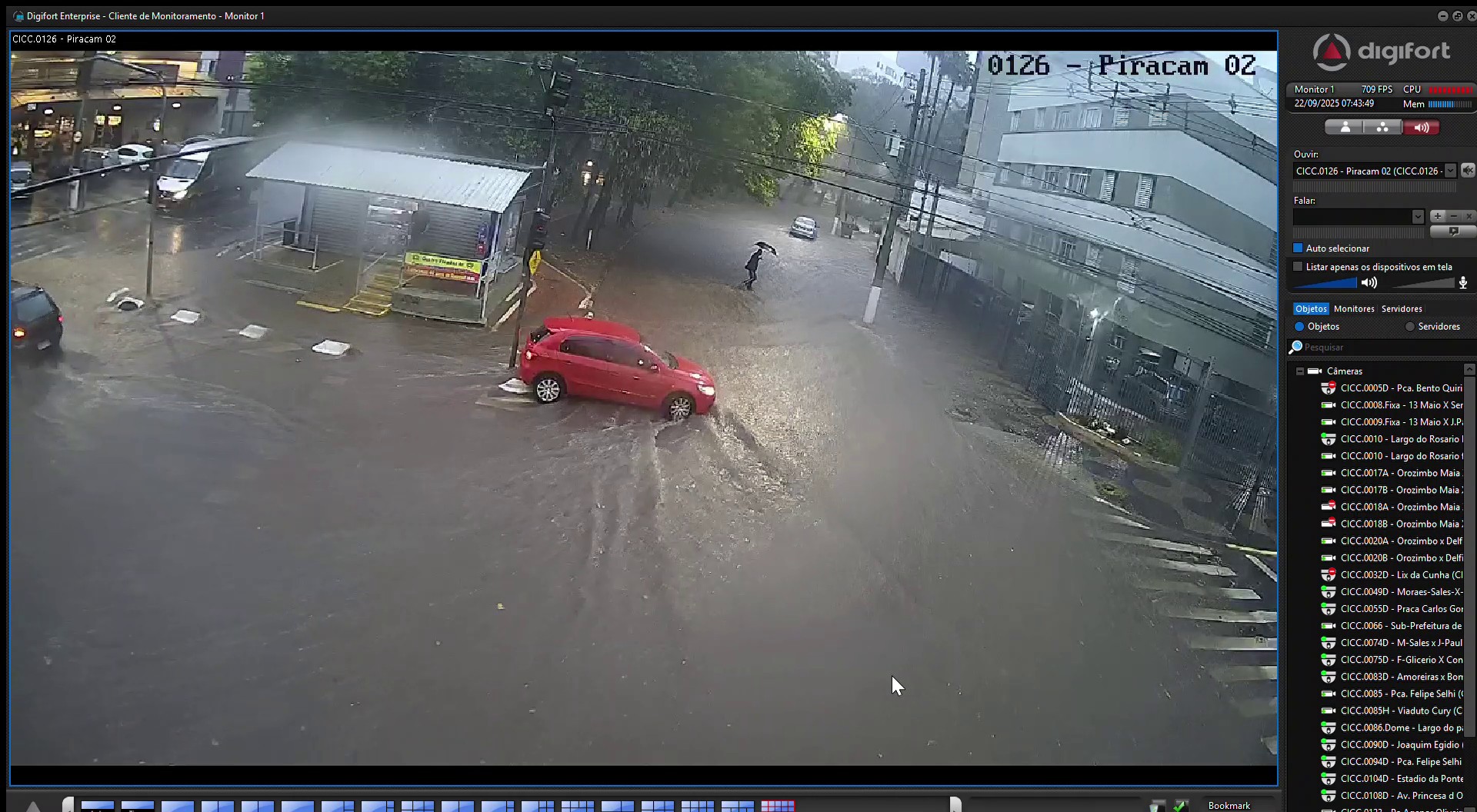 VÍDEO: chuva invade Terminal Mercado e causa alagamentos em Campinas