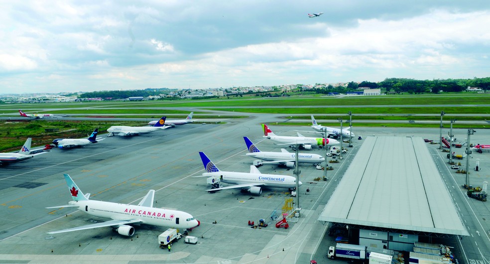 Pátio de aviões no Aeroporto Internacional de Cumbica, em Guarulhos — Foto: Sidnei Barros/Divulgação Prefeitura de Guarulhos