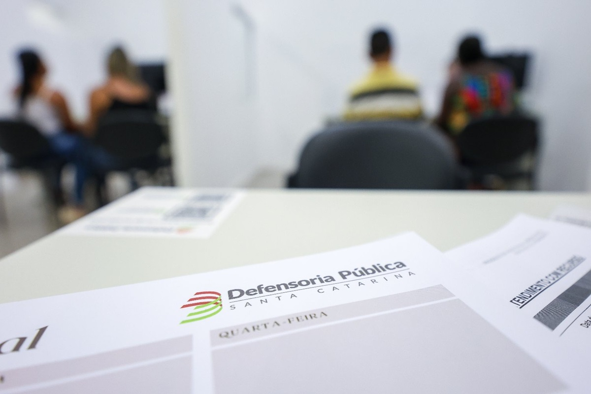 Concurso da Defensoria Pública de SC tem 14 vagas diretas e salário inicial de R$ 24 mil 