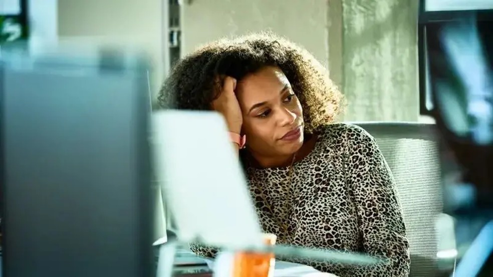 Falta de oportunidades no desenvolvimento de carreira e desafios pode gerar sentimentos de rust out — Foto: Getty Images via BBC