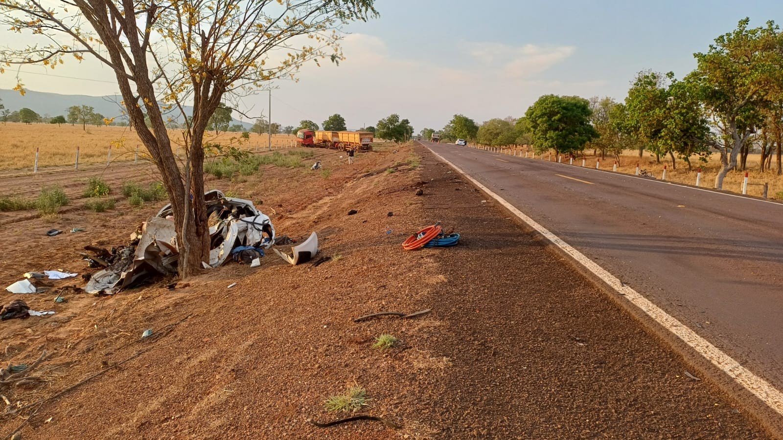 Motorista e passageiro morrem após batida entre carro e carreta na BR-158 em MT