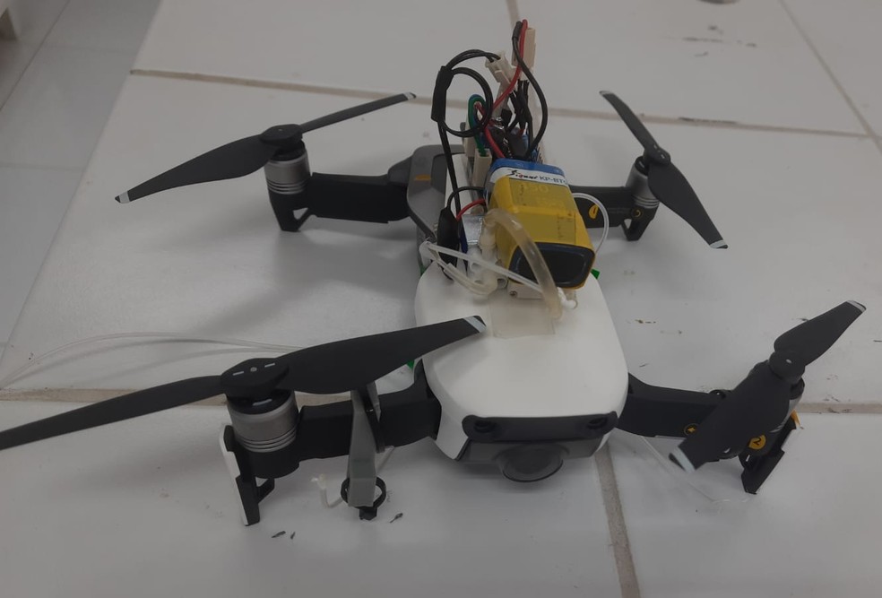 Drone usado para analisar qualidade de água foi desenvolvido por pesquisadores da UFPE — Foto: Divulgação/LIA3