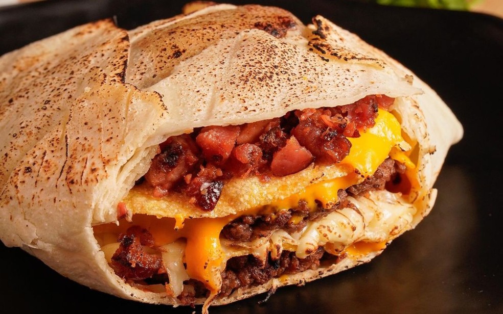 Crunch Burger: Prato do Dia ensina como fazer sanduche crocante e saboroso, em Rio Verde, Gois  Foto: Reproduo/Redes Sociais