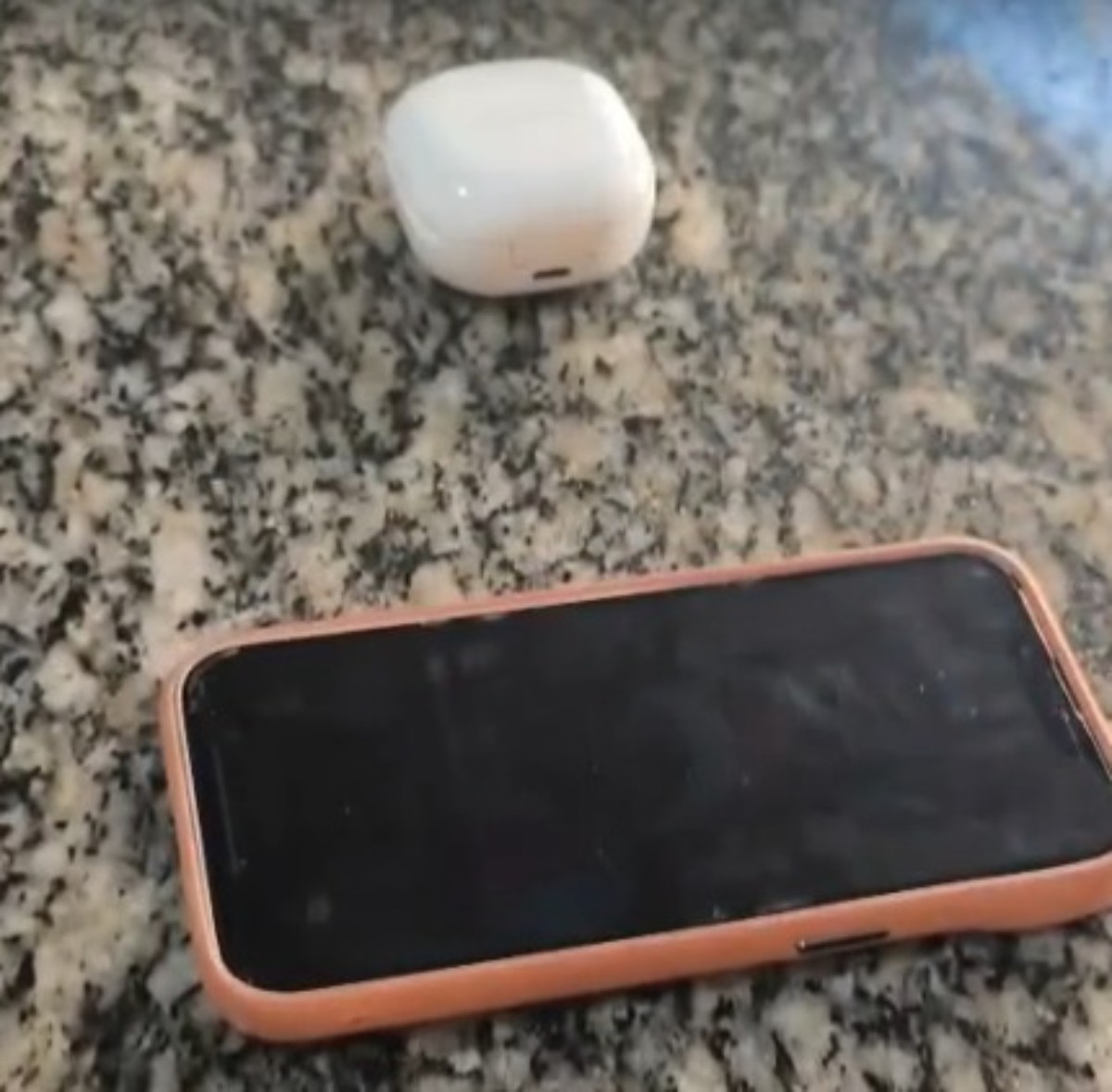 Suspeito é preso por tráfico após conexão de fone Bluetooth revelar dono de droga em Piraí