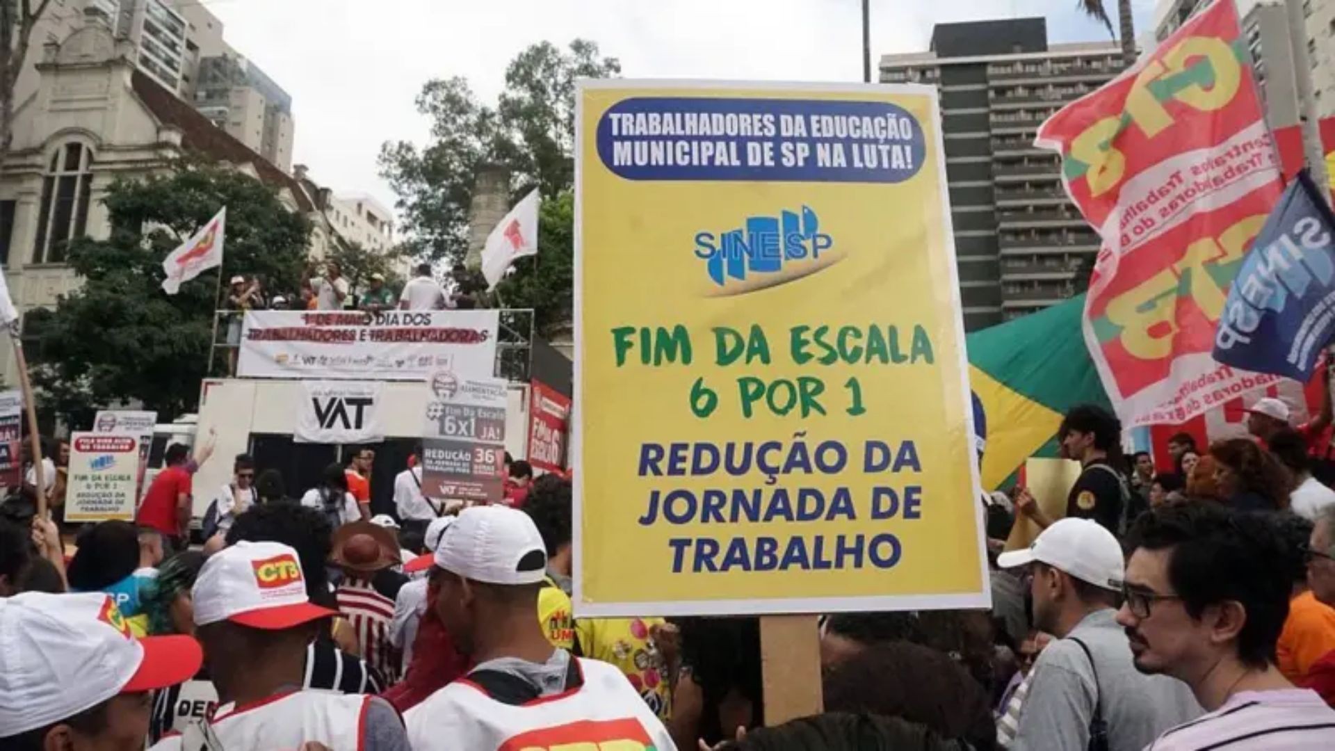 Fim da escala 6x1 é 'vitória' e dá 'impulso eleitoral' para Lula, destaca imprensa internacional