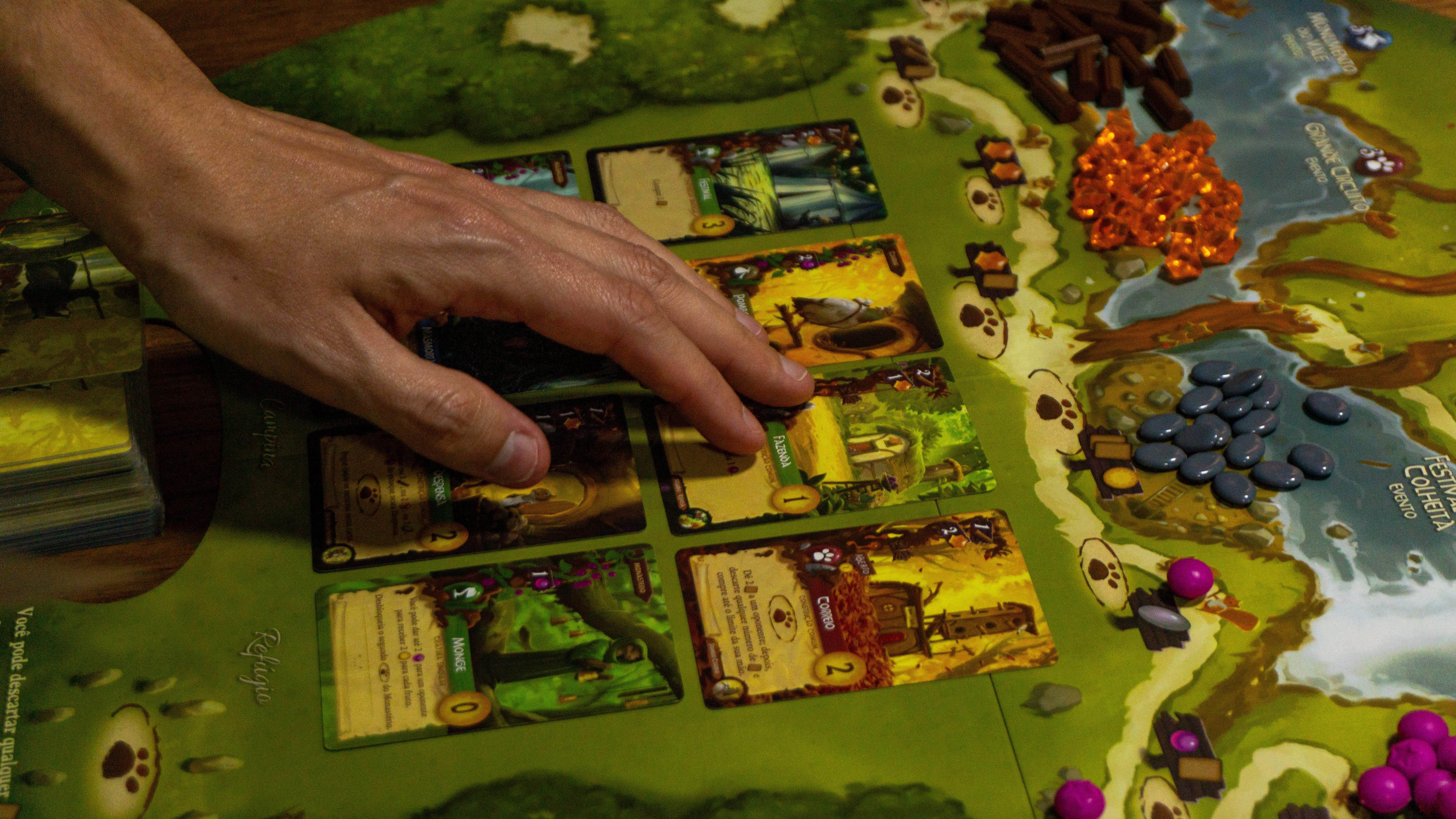De board games a RPG de mesa e cartas mágicas: jogos offline voltam aos holofotes, reúnem amigos e viram oportunidade de empreendimento
