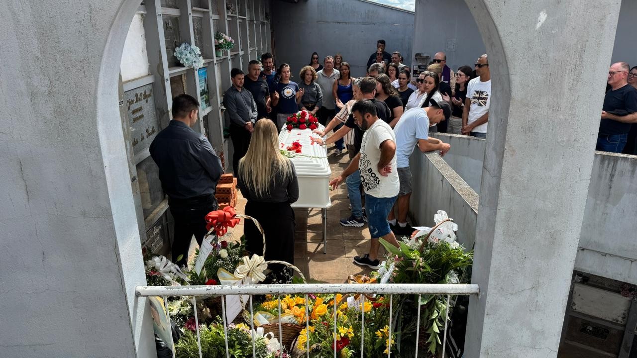 Corpo de ex-vereadora morta em casa é sepultado no RS; ex-marido e suspeito do crime foi encontrado morto