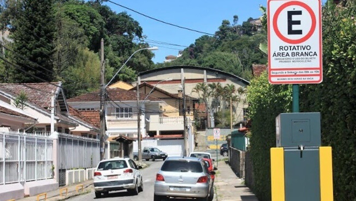 Estacionamento rotativo terá horário especial em Petrópolis durante o Carnaval