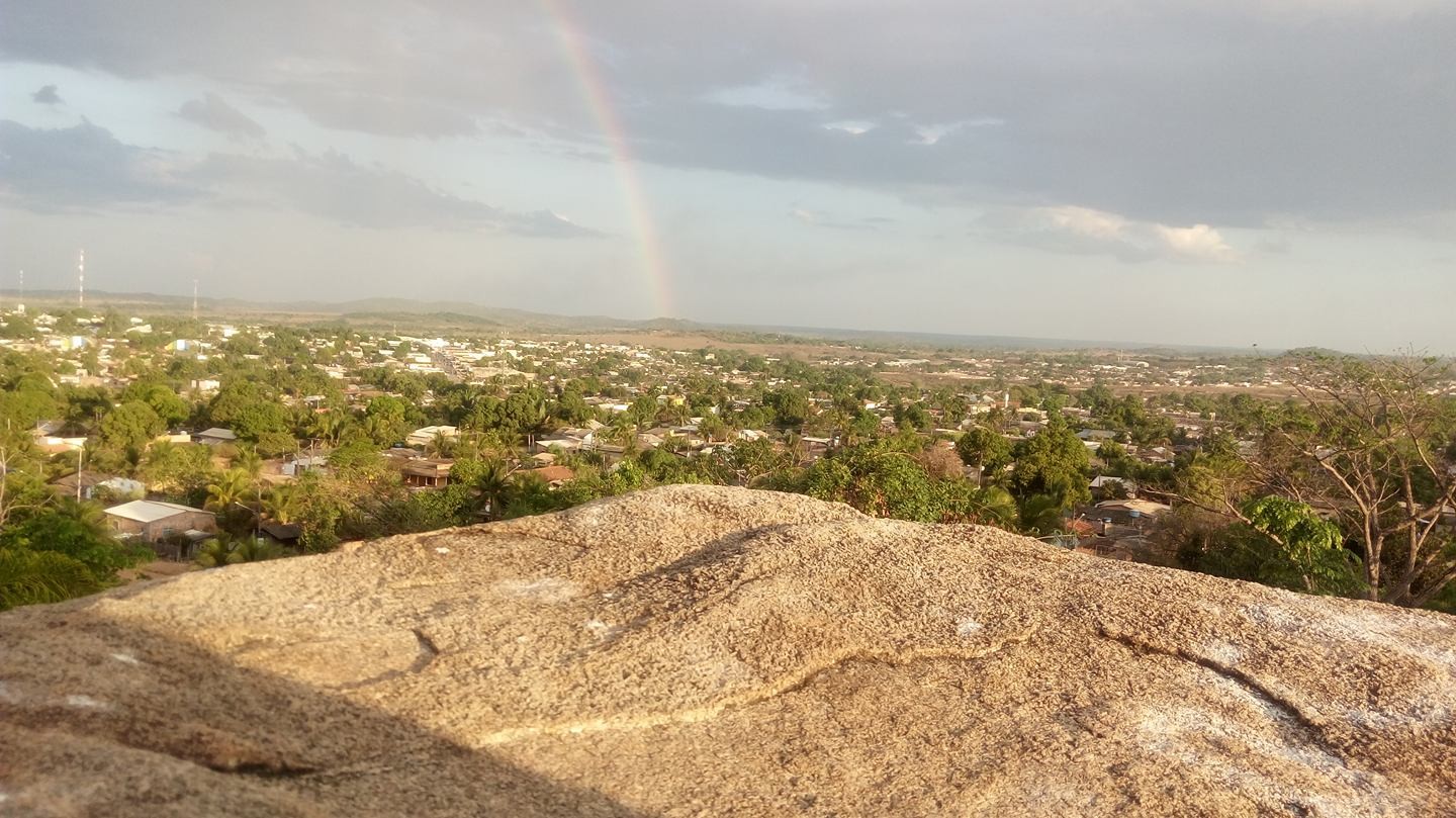 Adolescente é encontrado morto com marcas de tiros nas costas em morro de MT 
