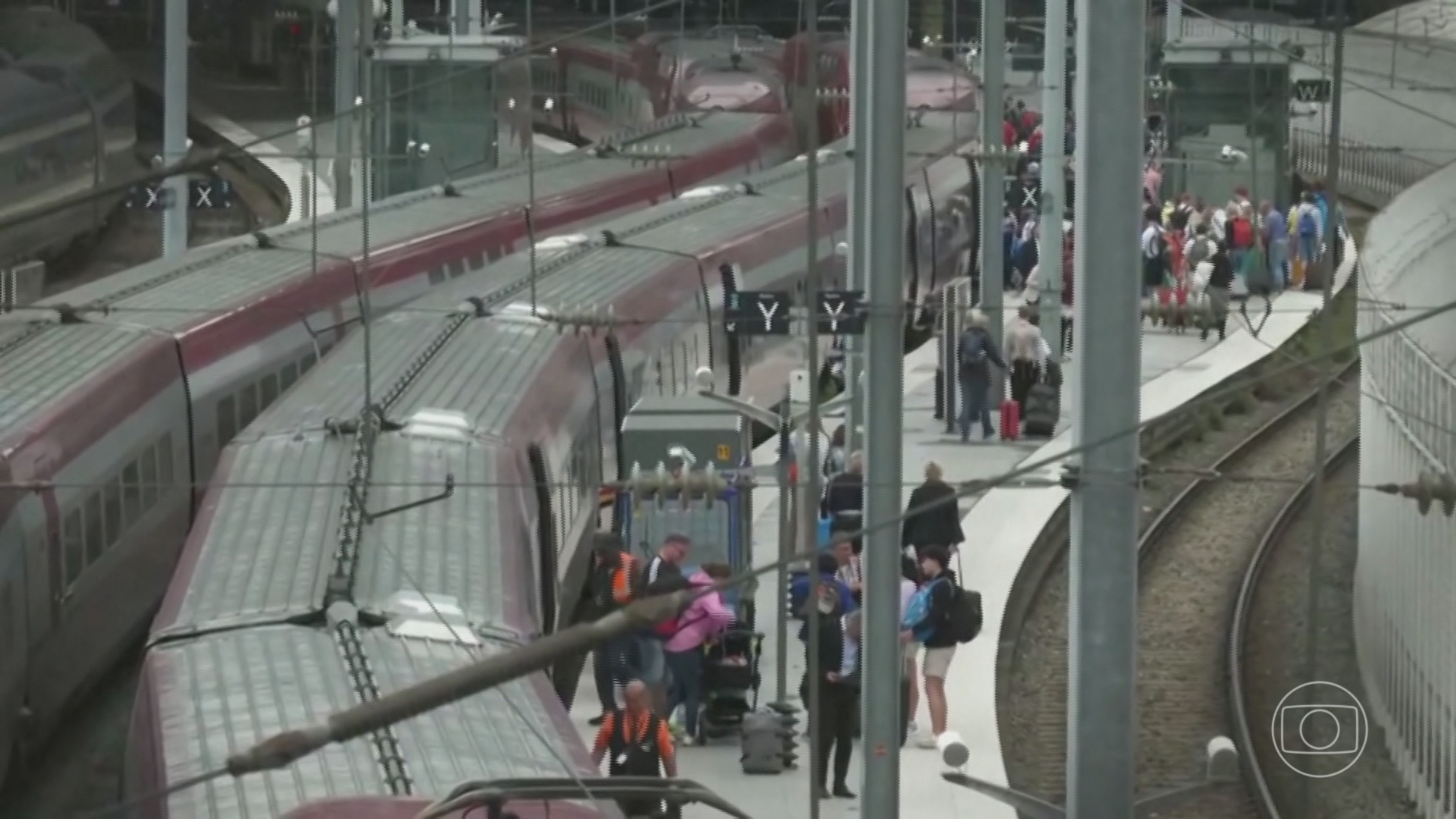 Ataque coordenado ao sistema ferroviário paralisa 3 linhas de trem em Paris