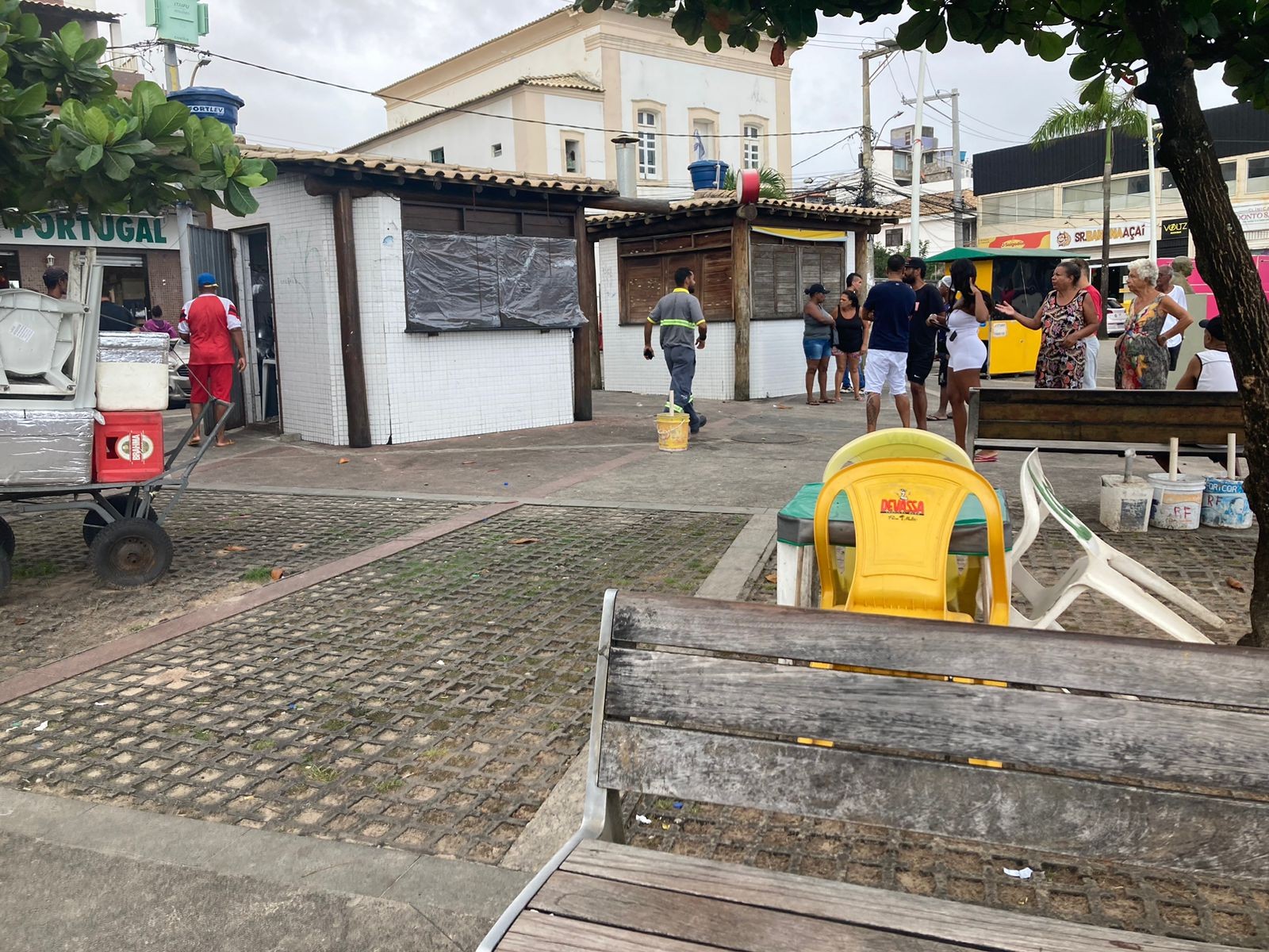 Homem é morto a tiros no bairro de Itapuã, em Salvador; baleado teria tentado assaltar motociclista, dizem testemunhas