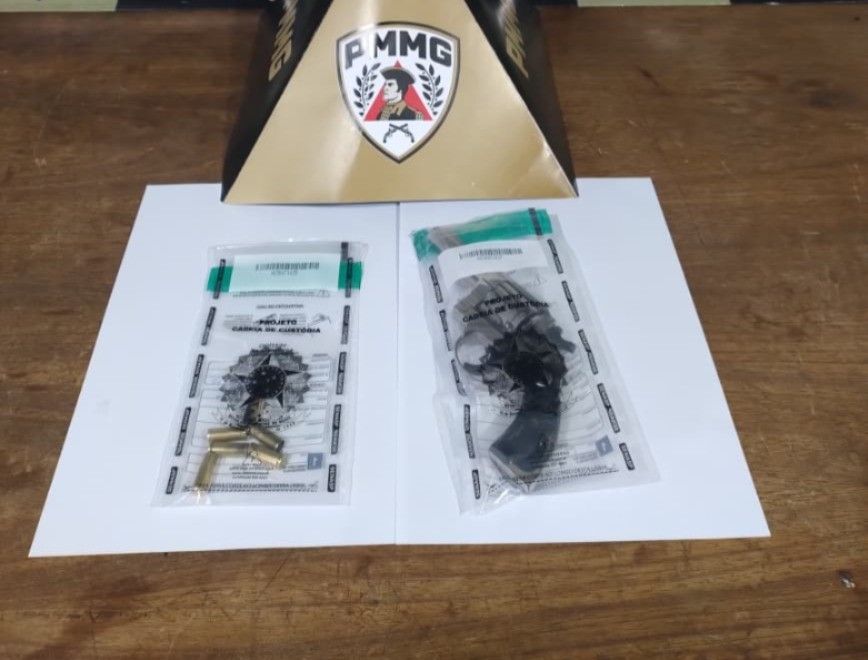 Jovem agride namorada e dá tiros para o alto antes de ser preso em MG