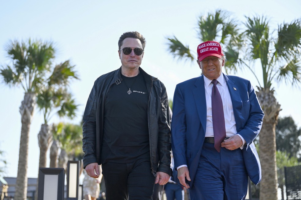 19 de novembro - A Space X fez seu sexto lançamento da Starship, a maior nave espacial do mundo. O evento teve Donald Trump como convidado de Elon Musk. O empresário foi apoiador assíduo do ex-presidente durante as eleições e deve fazer parte deste segundo mandato de Trump. — Foto: Brandon Bell/Pool via AP