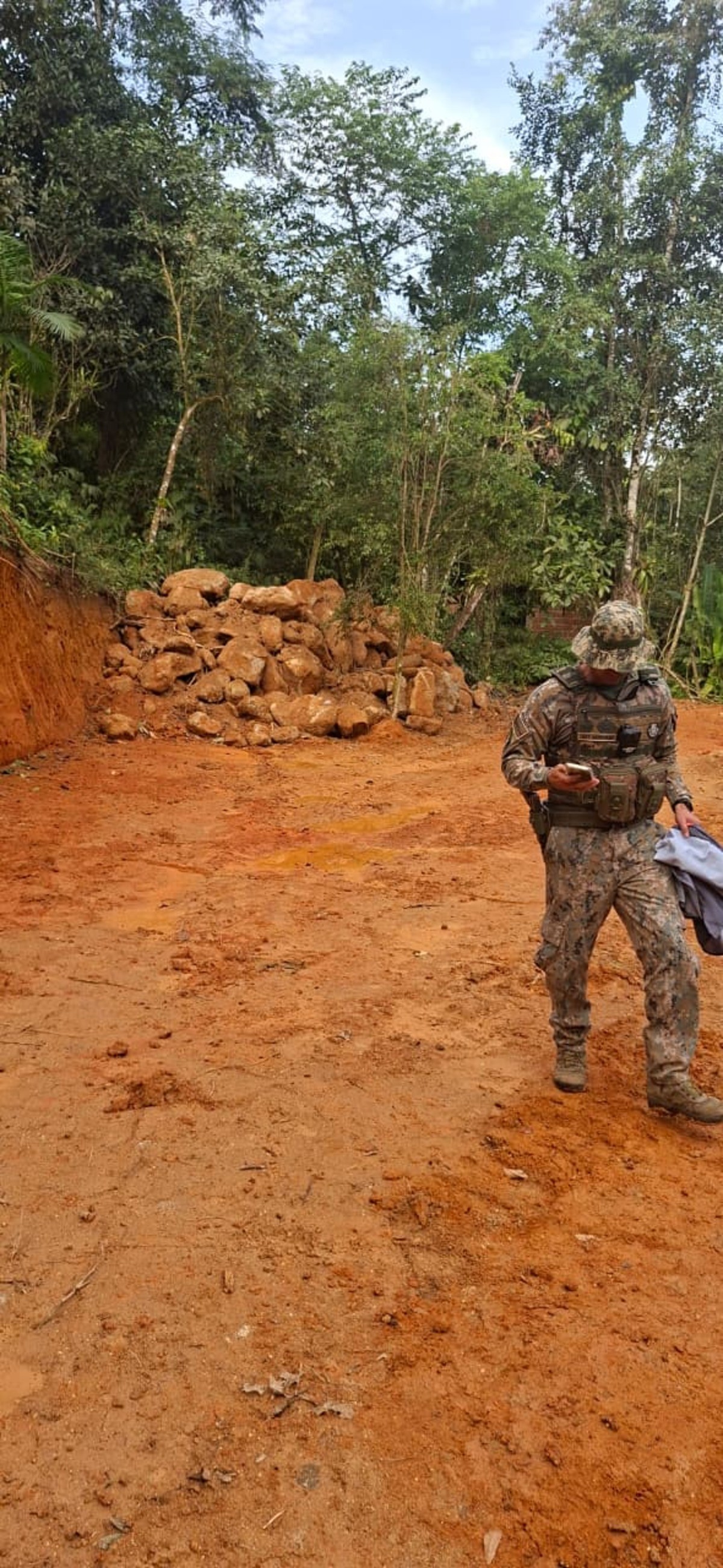 Área de preservação permanente sofre degradação no solo em Paraty