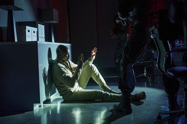 Fotos de Fatos on X: Lance Reddick, ator de John Wick e The Wire