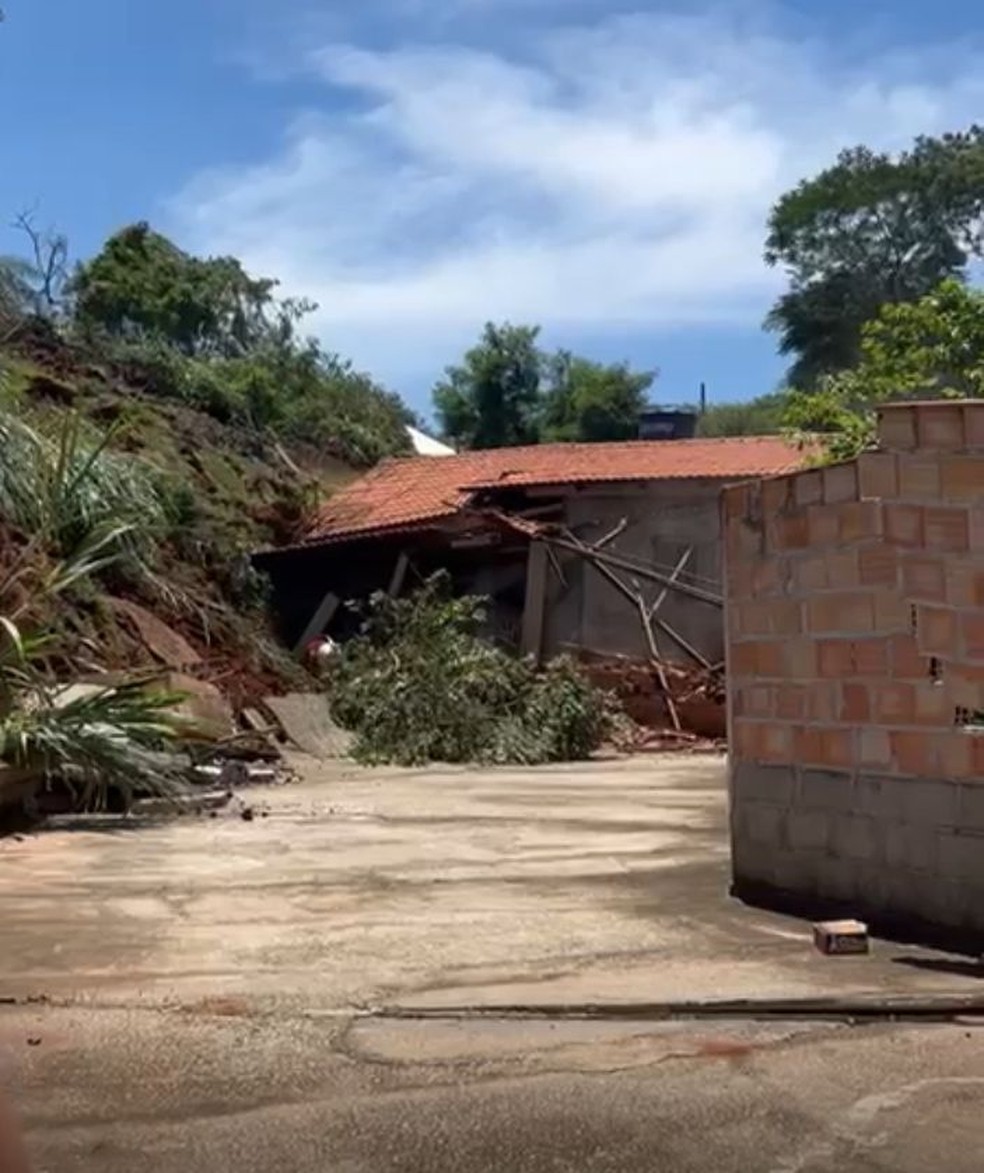 Casa danificada em Conceição do Pará — Foto: Reprodução/Redes sociais