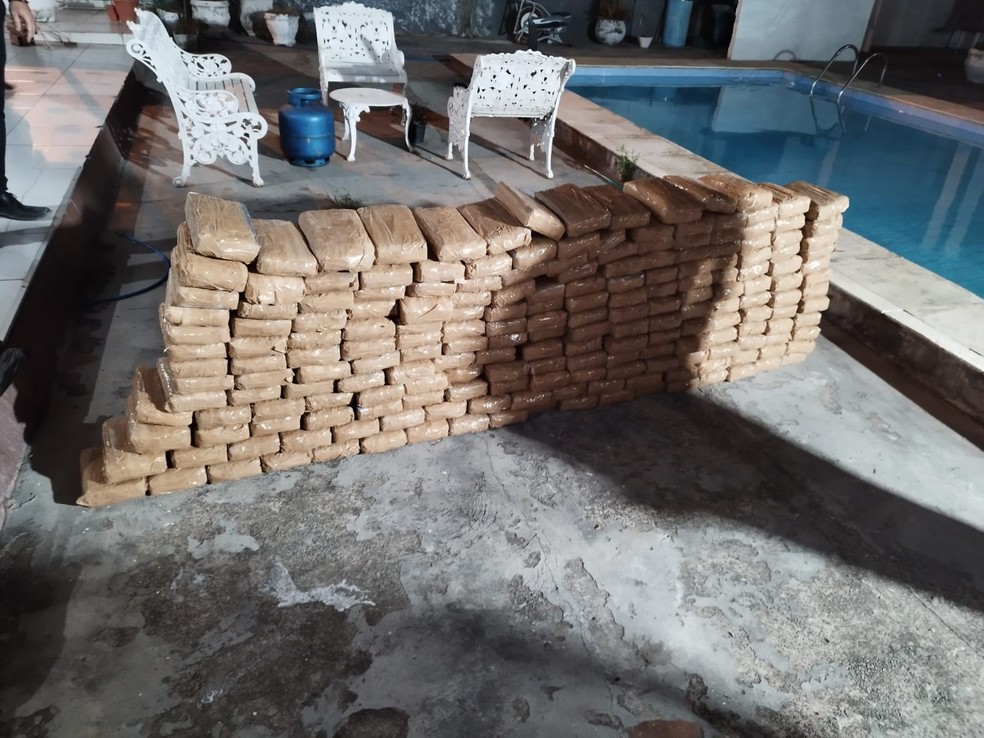 Cocaína encontrada em parede, dentro de residência no Vinhais, em São Luís — Foto: Divulgação/Polícia Civil