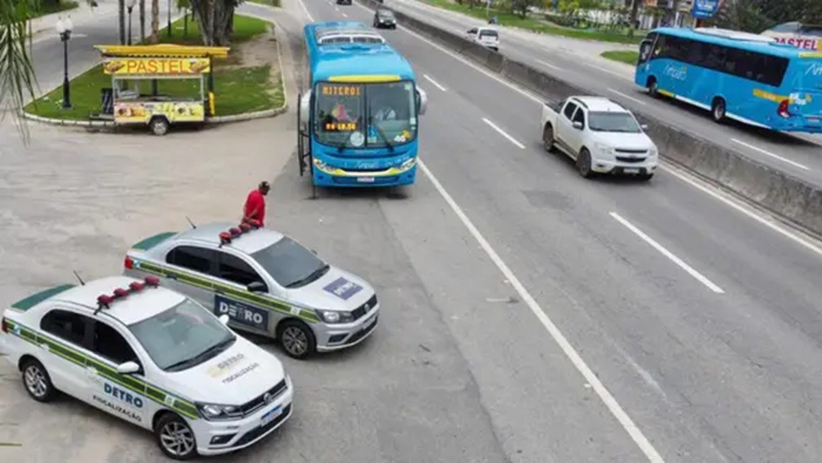 Ônibus é furtado em ponto de Maricá