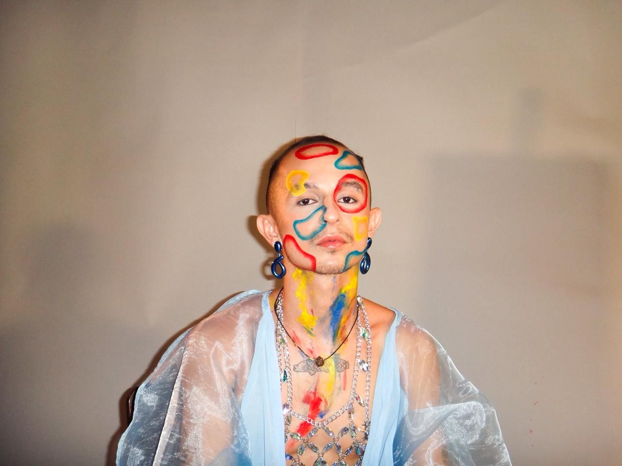 Artista de Santarém RAWI leva representatividade queer da Amazônia ao Rio de Janeiro em festival de música