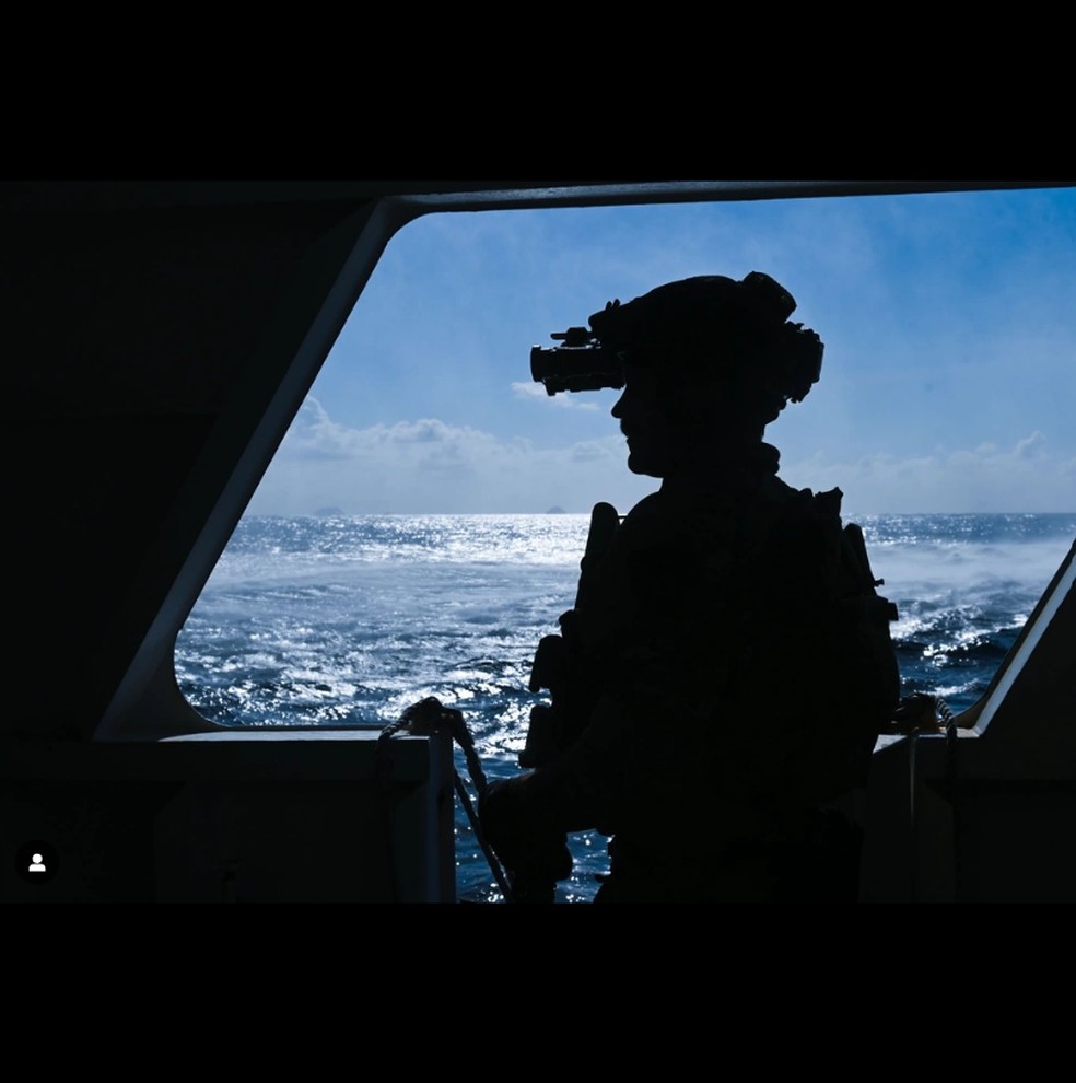 Imagem de um militar do grupo SEALs da Marinha dos EUA — Foto: Reprodução/@navy.seal.swcc