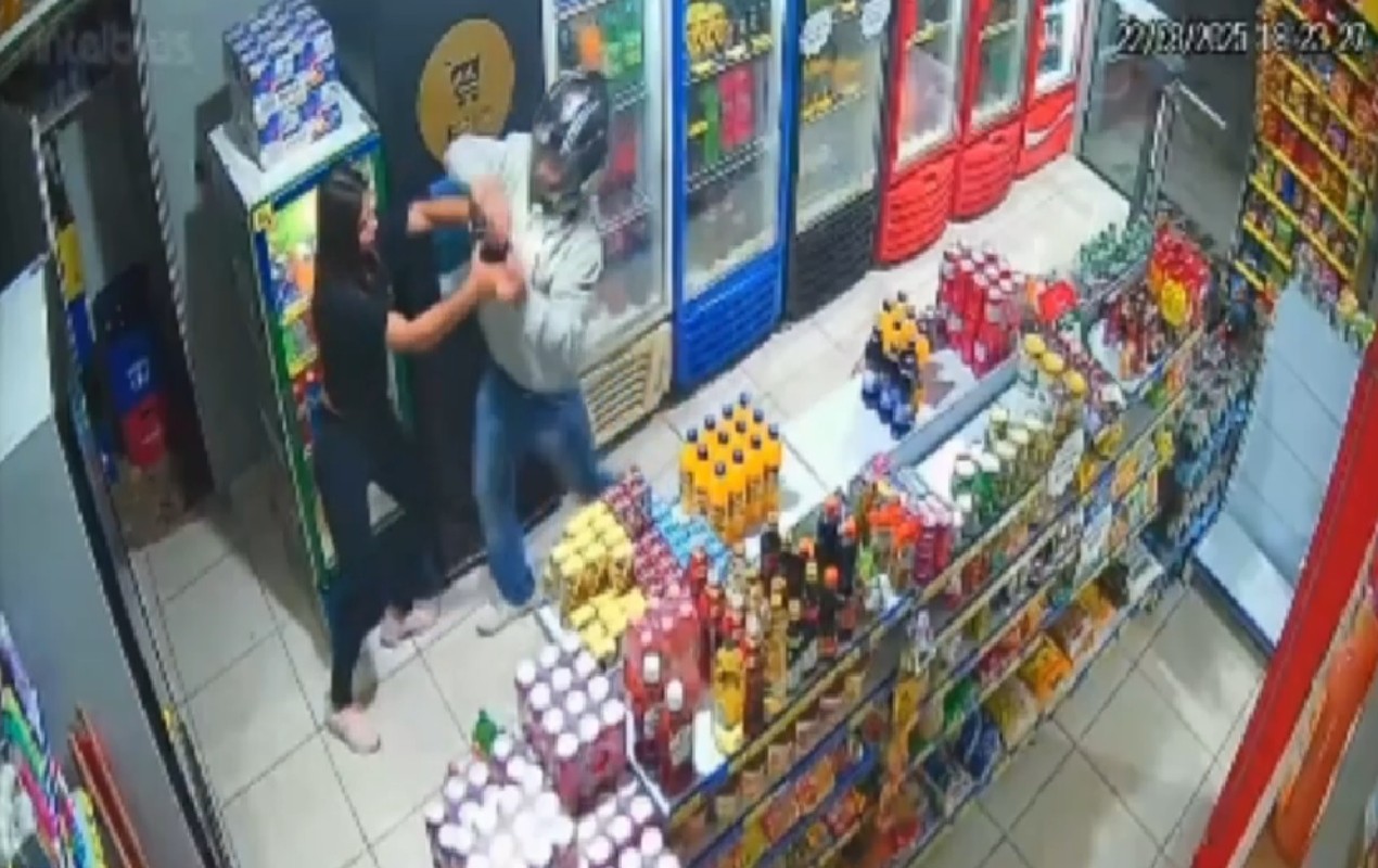 VÍDEO: suspeito é agredido por funcionária de adega ao tentar roubar celular no interior de SP