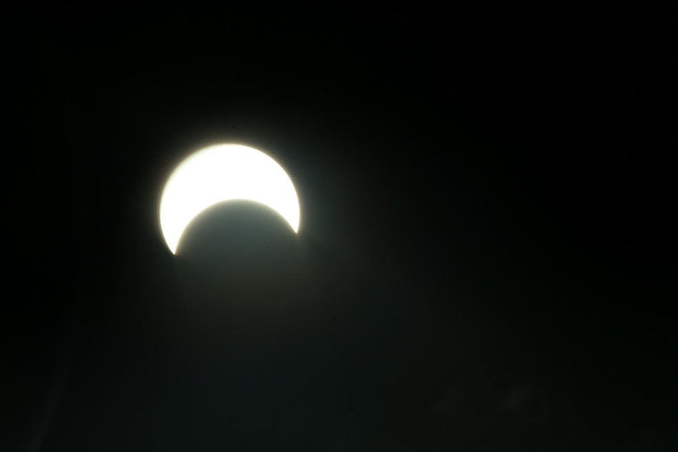 Eclipse acontece neste sábado (14) — Foto: Fabiane de Paula/Sistema Verdes Mares