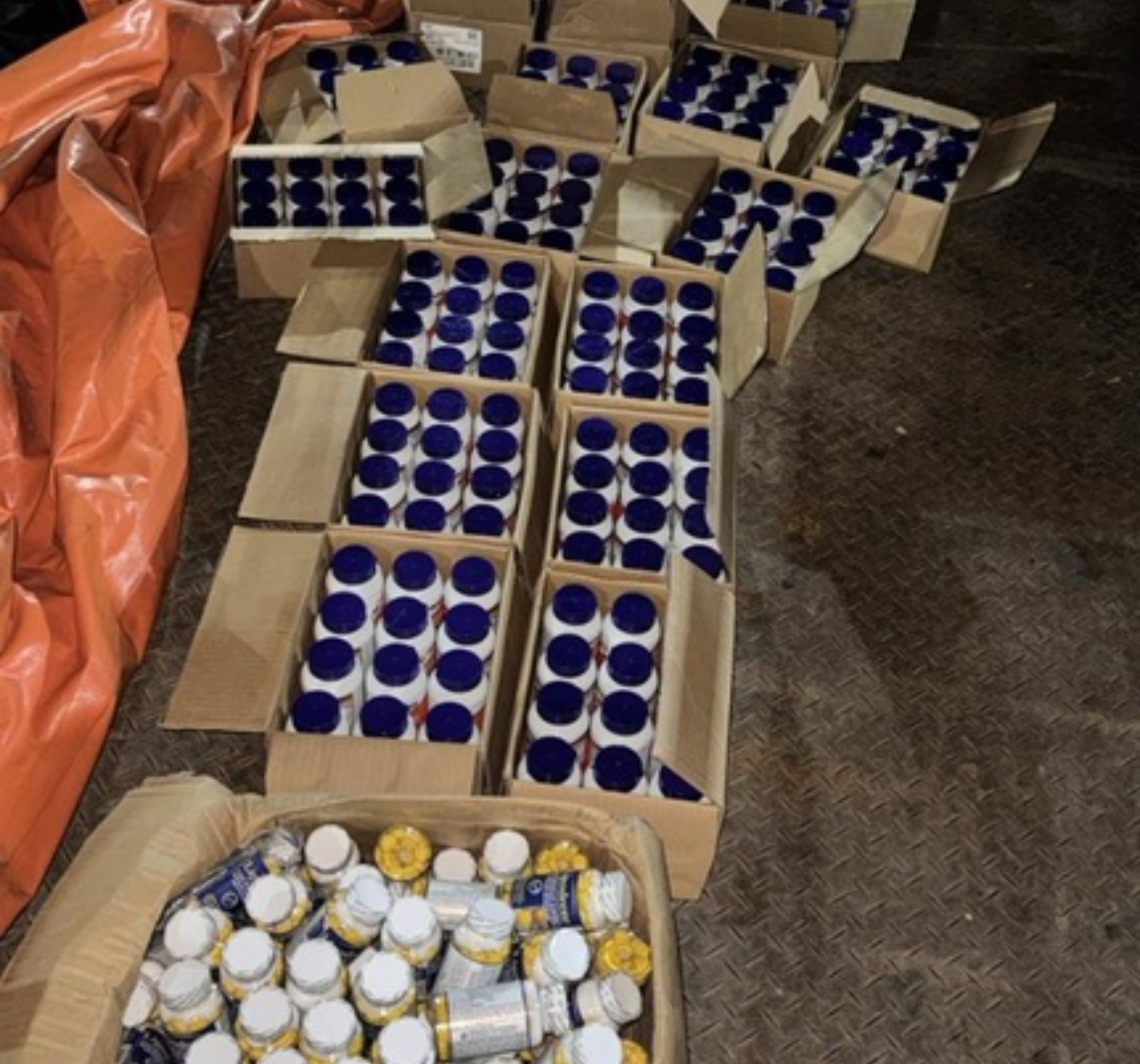 Homem é preso com mais de 57 mil comprimidos de suplementos emagrecedores em Roraima