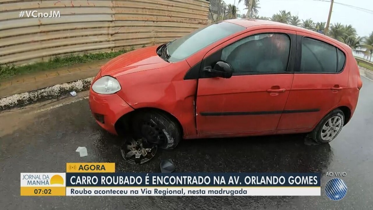 Suspeito De Roubar Carro Abandona Ve Culo Ap S Bater Na Avenida Orlando